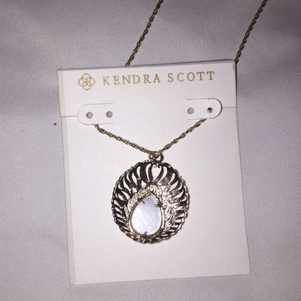 Kendra Scott Necklace. Good and white.